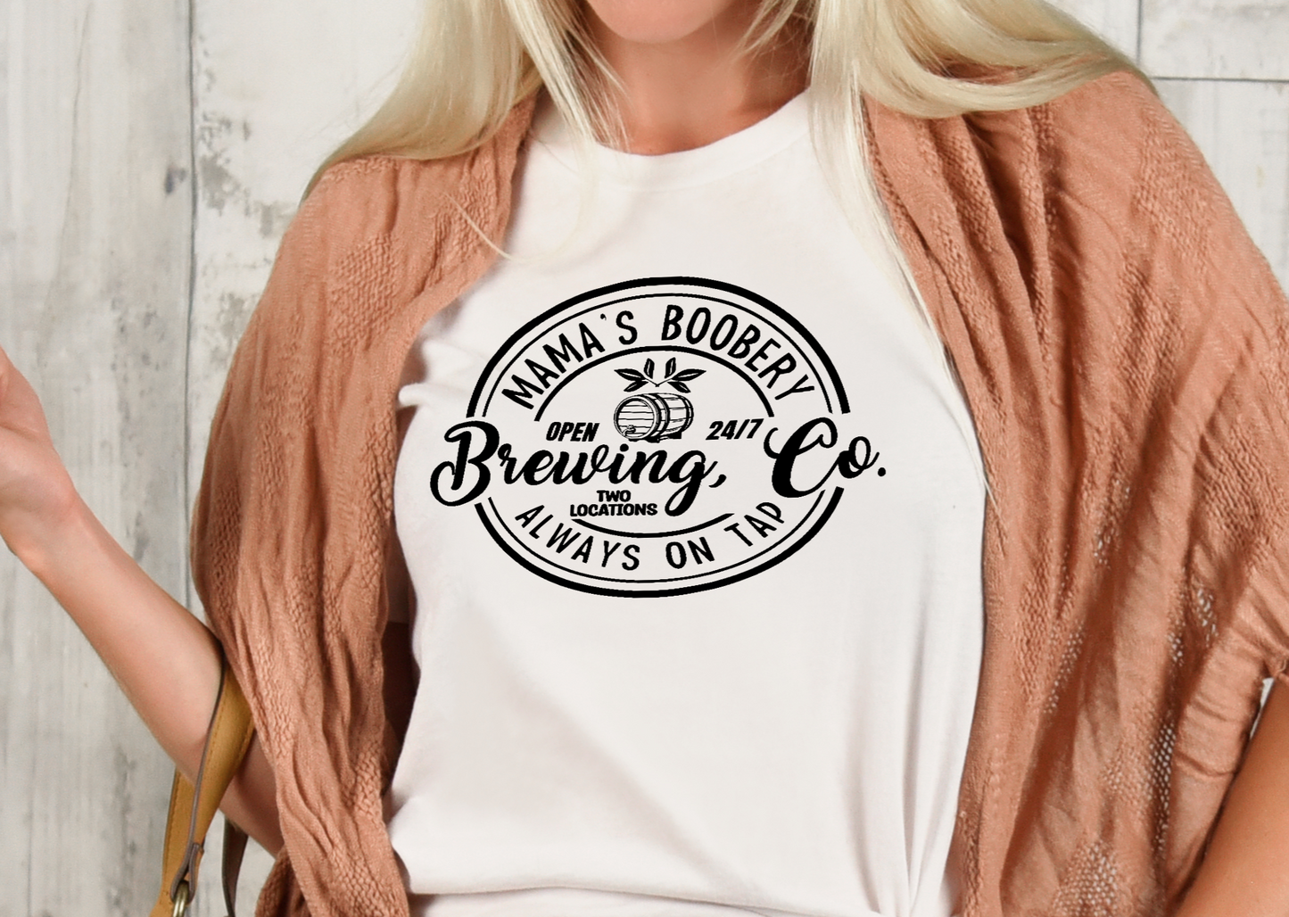 MOM'S BOOBERY - Unisex T-Shirt